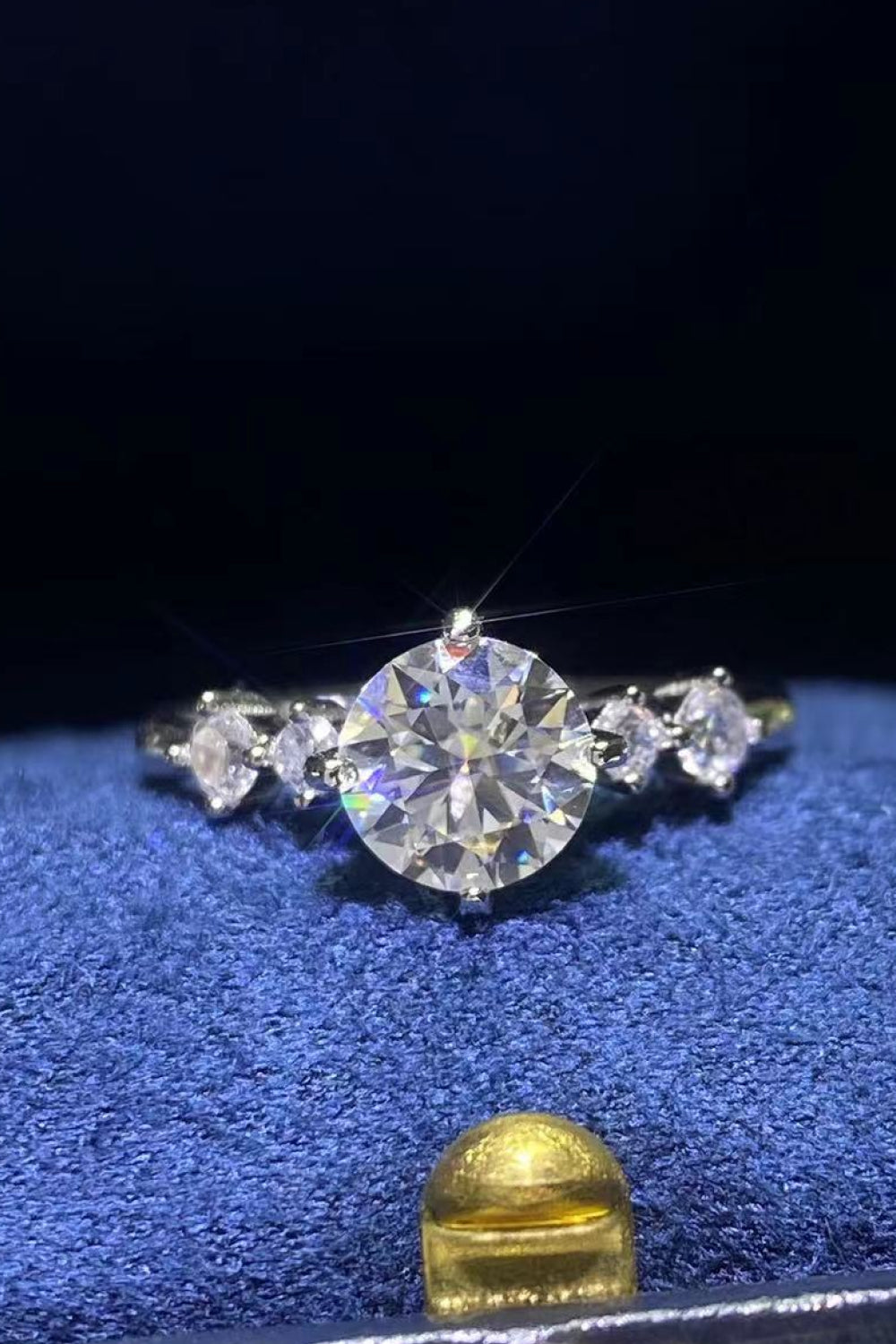 Moissanite Ring - 1 Carat